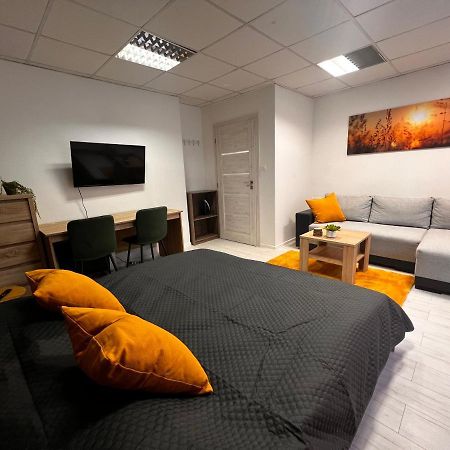 Apartmany V Centre - Vlastna Izba So Spolocnou Kuchynou A Kupelnou Moze Byt Zdielana 2 Inymi Izbami Martin Exterior foto